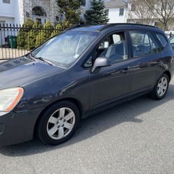 2008 Kia Rondo 
