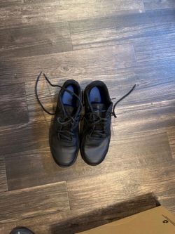 Durable Black All-Weather Work Shoes – Men’s Size US 10