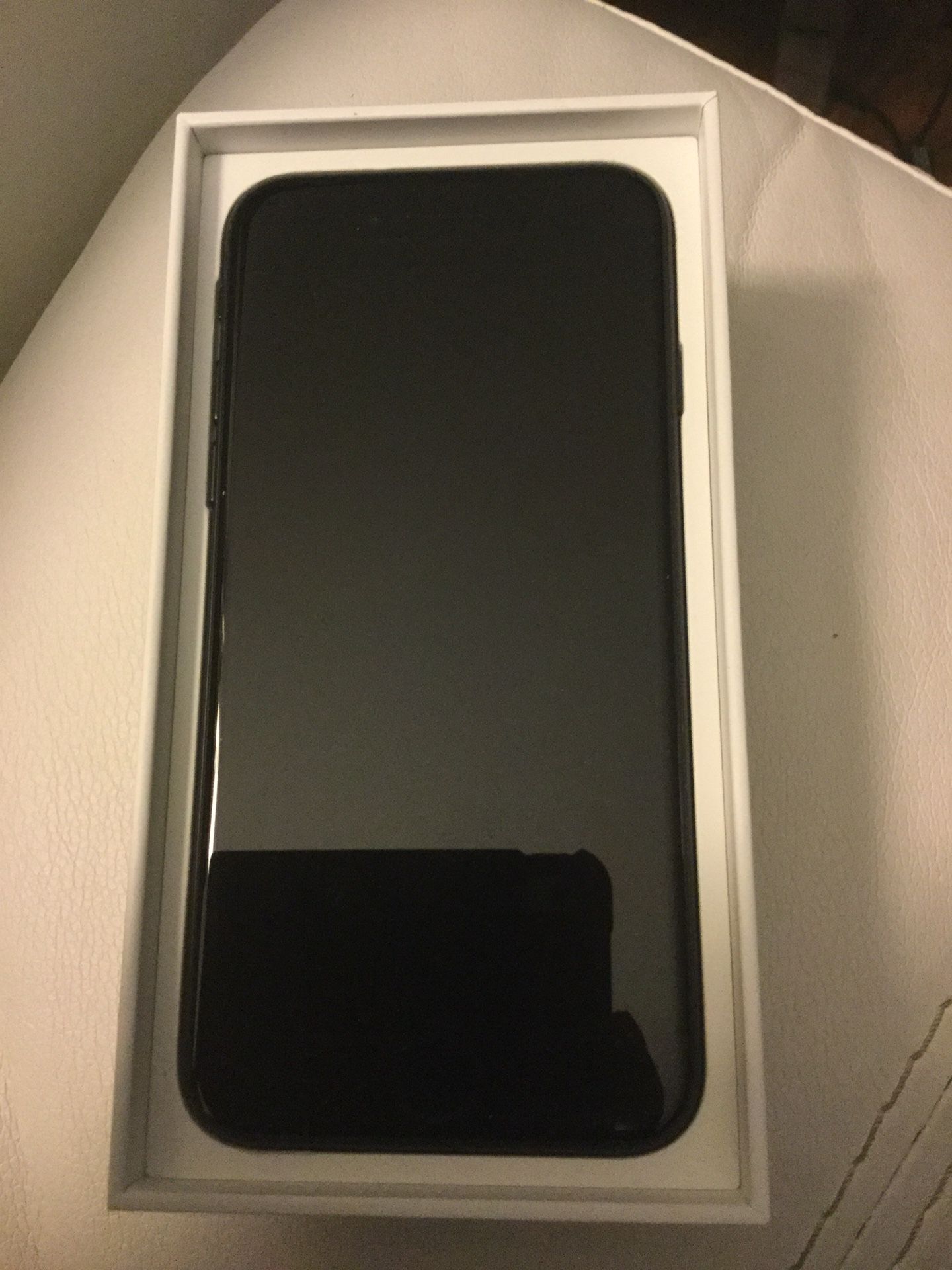 Brand new condition, Factory Unlocked, 32GB, Apple IPhone 7 Plus, Boxed w All New Accessories!