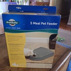 Pet Safe 5 Meal Pet Feeder 