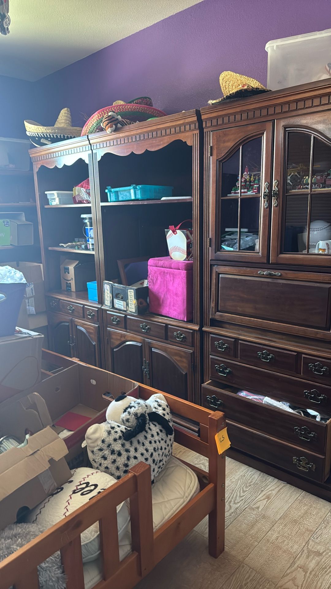 3-Piece Wall w/desk and Lots If Storage