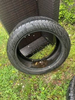 Tire 285/45R22