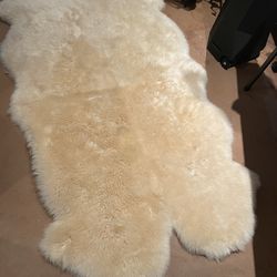 Genuine Sheepskin Rug (Lambskin) – Large, Soft, Natural Ivory