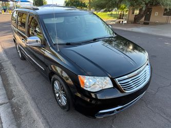 Chrysler Town & Country Minivan Black