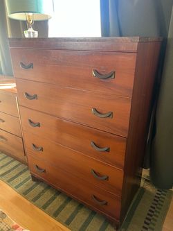 Vintage Mid-Century Modern Tall 5-Drawer Dresser / Chest