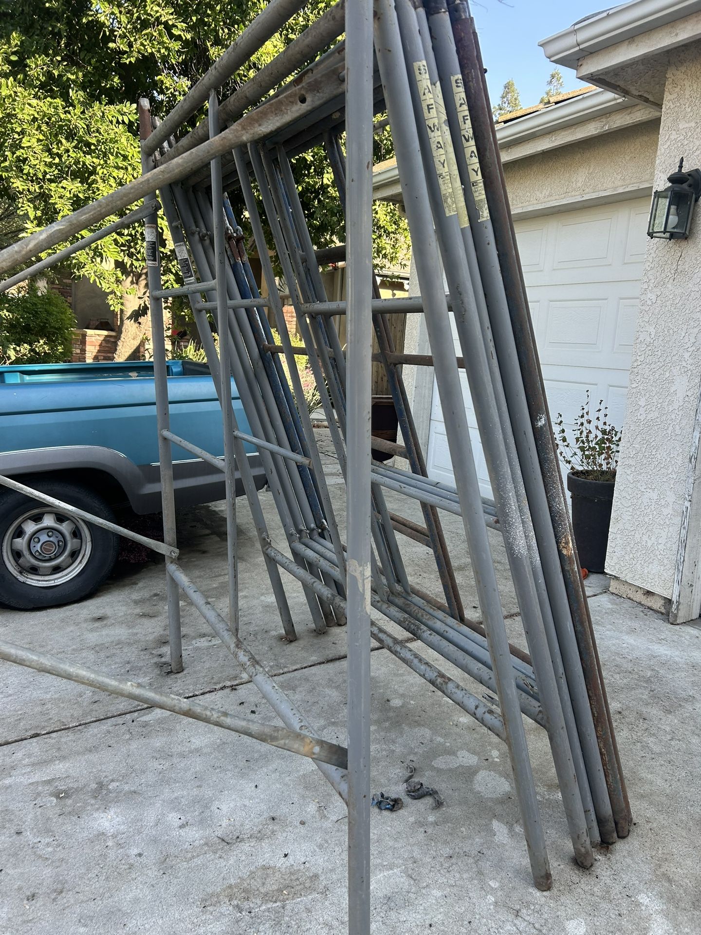 Scaffold Use 4 Set With 3 Planks