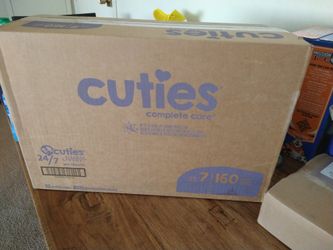 box with 160 diapers 