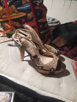 Guess woman shoes size 8