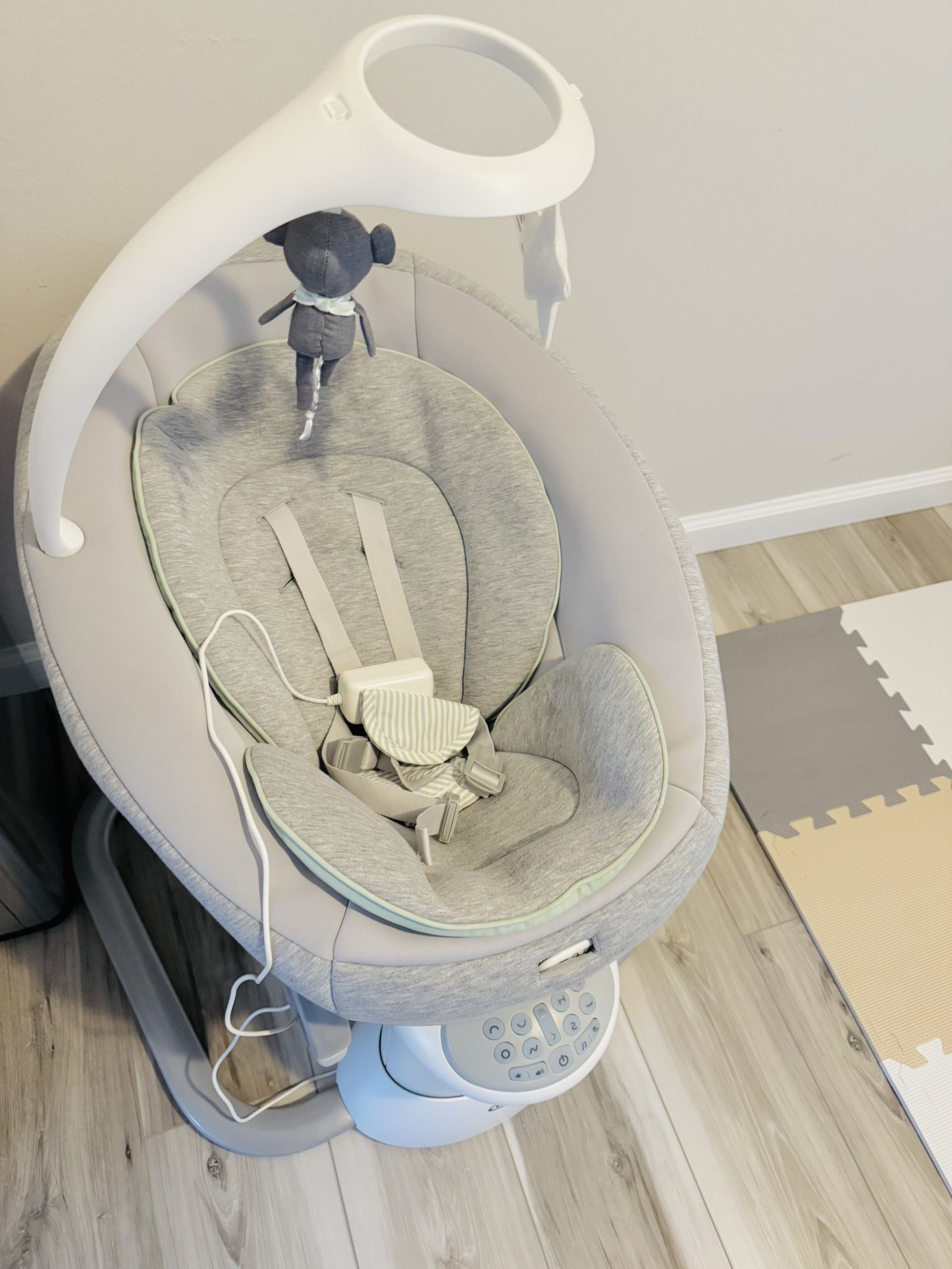 Graco Soothe May Way Removable Rocker