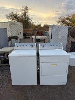 Whirlpool Electric Washer & Electric 220 Plug Dryer Set For Sale $350 Or Best Offer