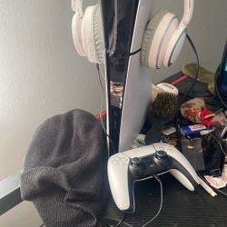 Ps5 Slim Come With Controller And The Mic