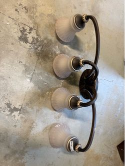 4-Light Bathroom Vanity Fixture – Traditional Style bronze