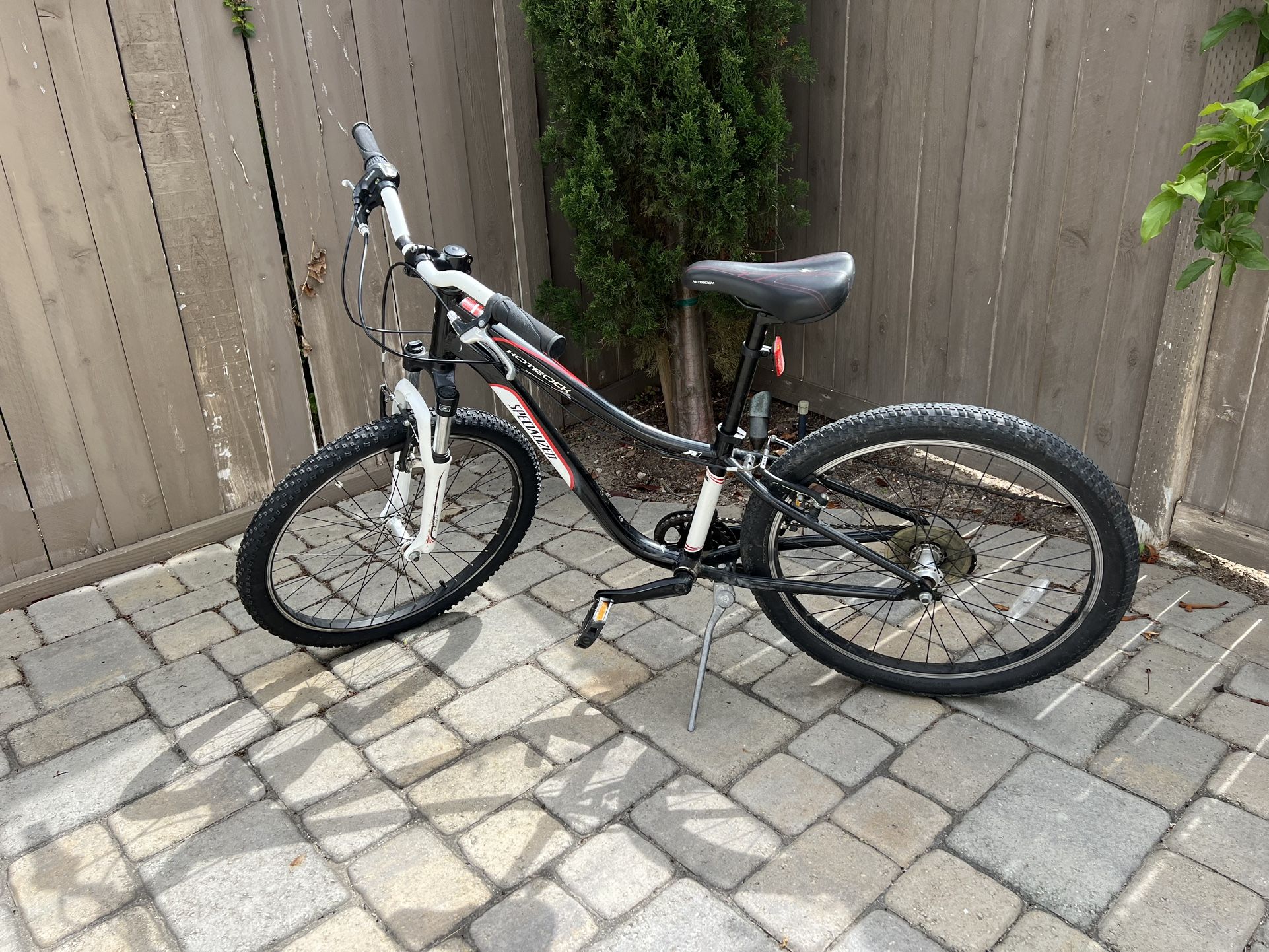 Specialized Hotrock 24in Kids Mountain Bike