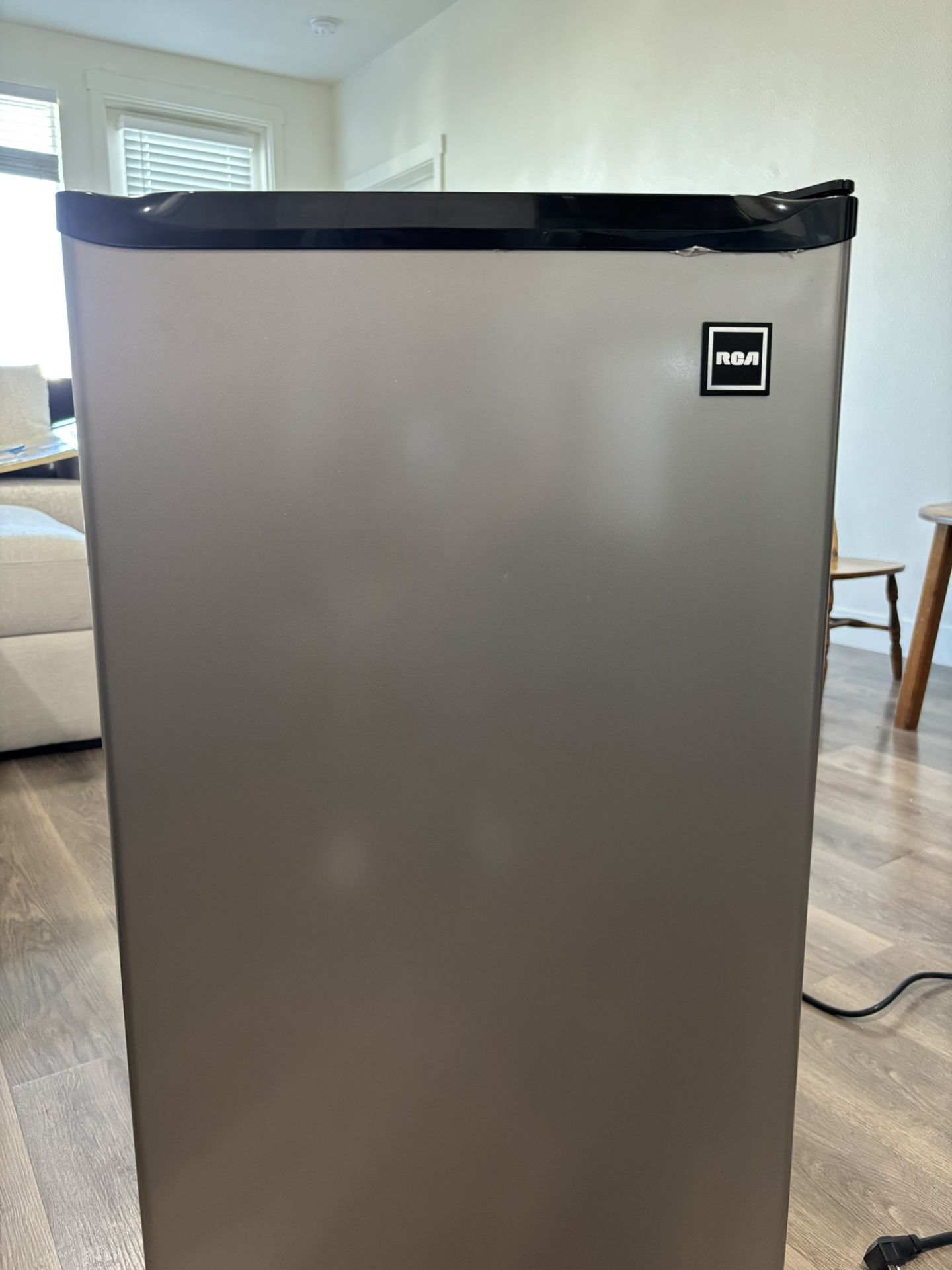 RCA Mini Fridge RFR322-E