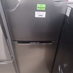 MAGIC CHEF HMDR1000ST 10.1 cu. ft. Top Freezer Refrigerator