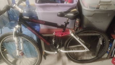 Full suspension mountain bike