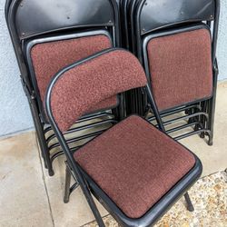 8 Folding Chairs 