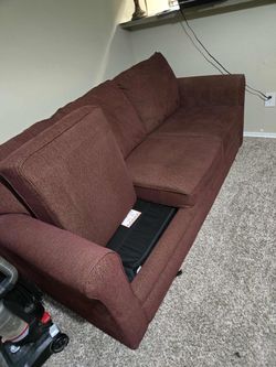 Queen size pull out couch