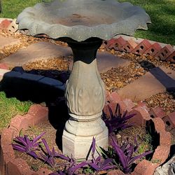 Concrete birdbath