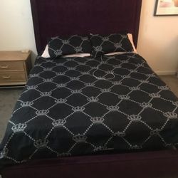 Full Queen Bed w/ Frame & Headboard