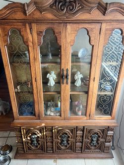 Hutch cabinet