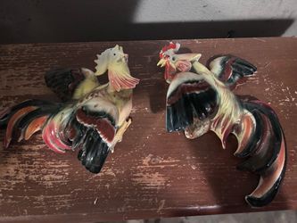 VINTAGE Ceramic fighting ROOTER Wall Decor