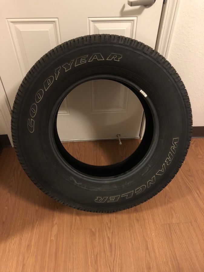 Goodyear Wrangler truck tire, practically new!!