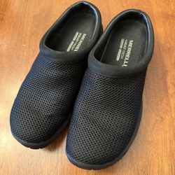 MERRELL Women’s Slip On Shoes. Size 8