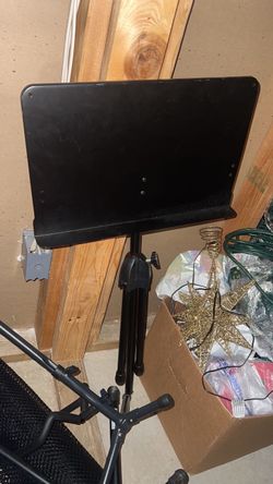 Music equipment guitar stand