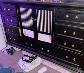 11 DRAWER DRESSER
