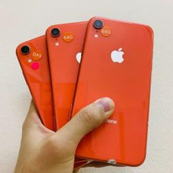 IPHONE XR 64gB FACTORY UNLOCKED 