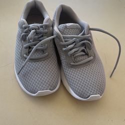 Nike White And Grey Kids Size Y 4