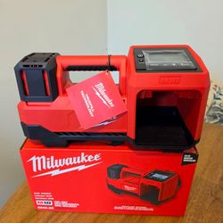 (New) Milwaukee M18 Cordless Inflator 2848-20