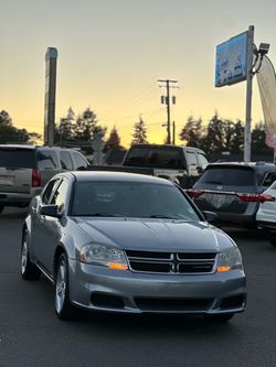 Dodge Avenger Silver 4-Door Sedan