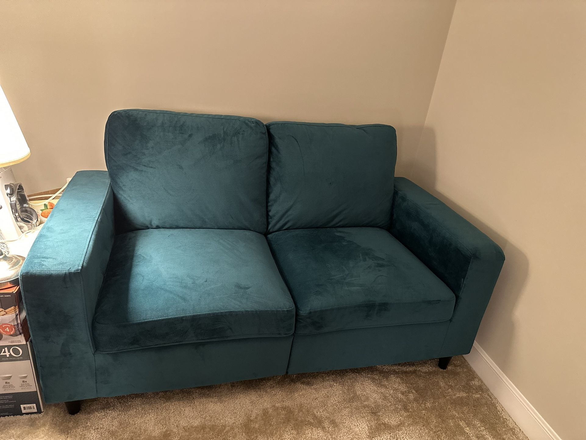Green velvet Love Seat