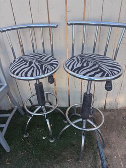 Spinning chairs