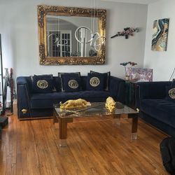 Couches (Versace)
