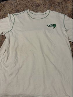Men’s vintage North Face T shirt