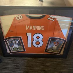 Peyton Manning signed and autographed Denver Broncos Jersey Framed Fanatics 