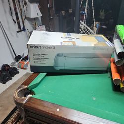 Cricut Maker 3 Vith Vinyl. 175