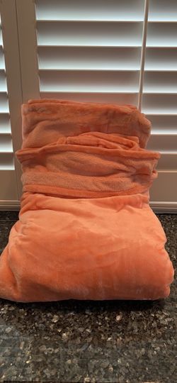 Queen size***South Street Loft Plush Blanket