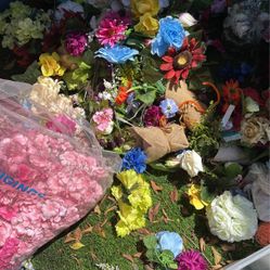 Artificial Flowers And Arrangement Stuff