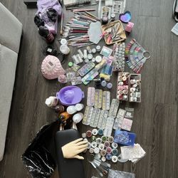 Professional nail tech supplies/beginner or in salon with textbooks 