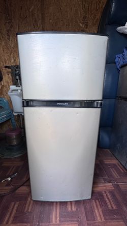 Frigidaire Mini Fridge w/ Freezer – Clean & Works Great