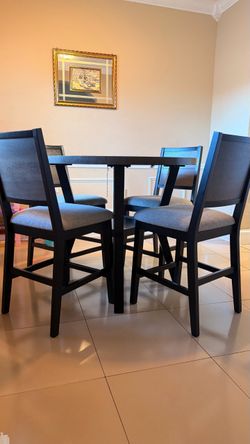 Ashley Furniture Round Dinning Table