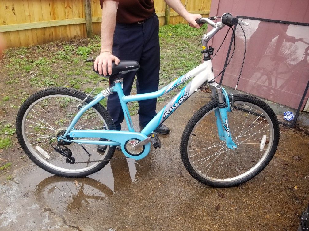 Aluminum framed women's bike $125 or best offer