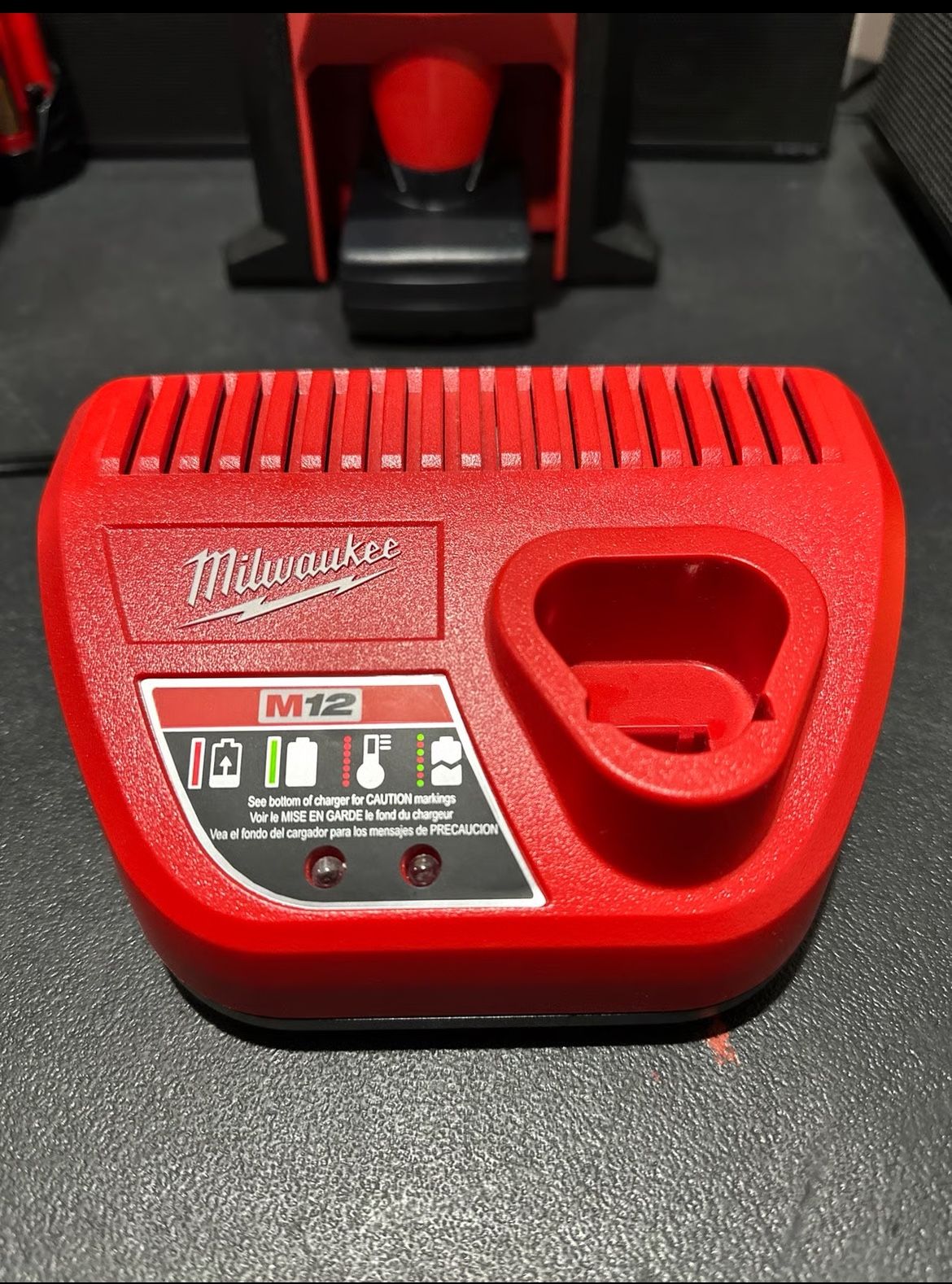 M12 Milwaukee battery charger like NEW