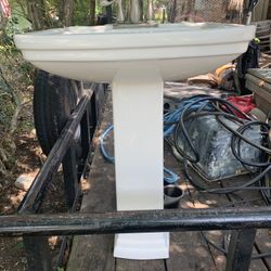 Pedestal Sink
