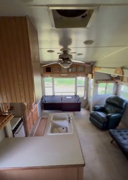 Fifth wheel, Camper