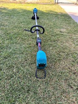 Makita XGT 40V max Brushless Cordless 15 in. String Trimmer (Tool Only)